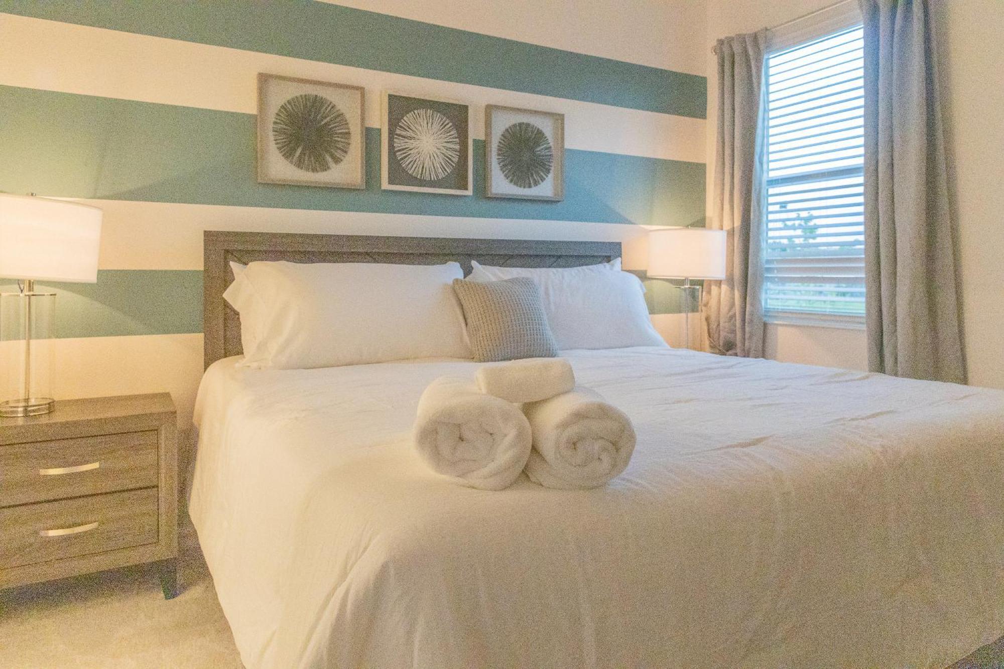 Waterfront Brand New Modern Luxury 8 Bedroom Pool House! Sleeps 16 Кіссіммі Екстер'єр фото